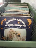 une caisse de vinyle 33 tours disques en français