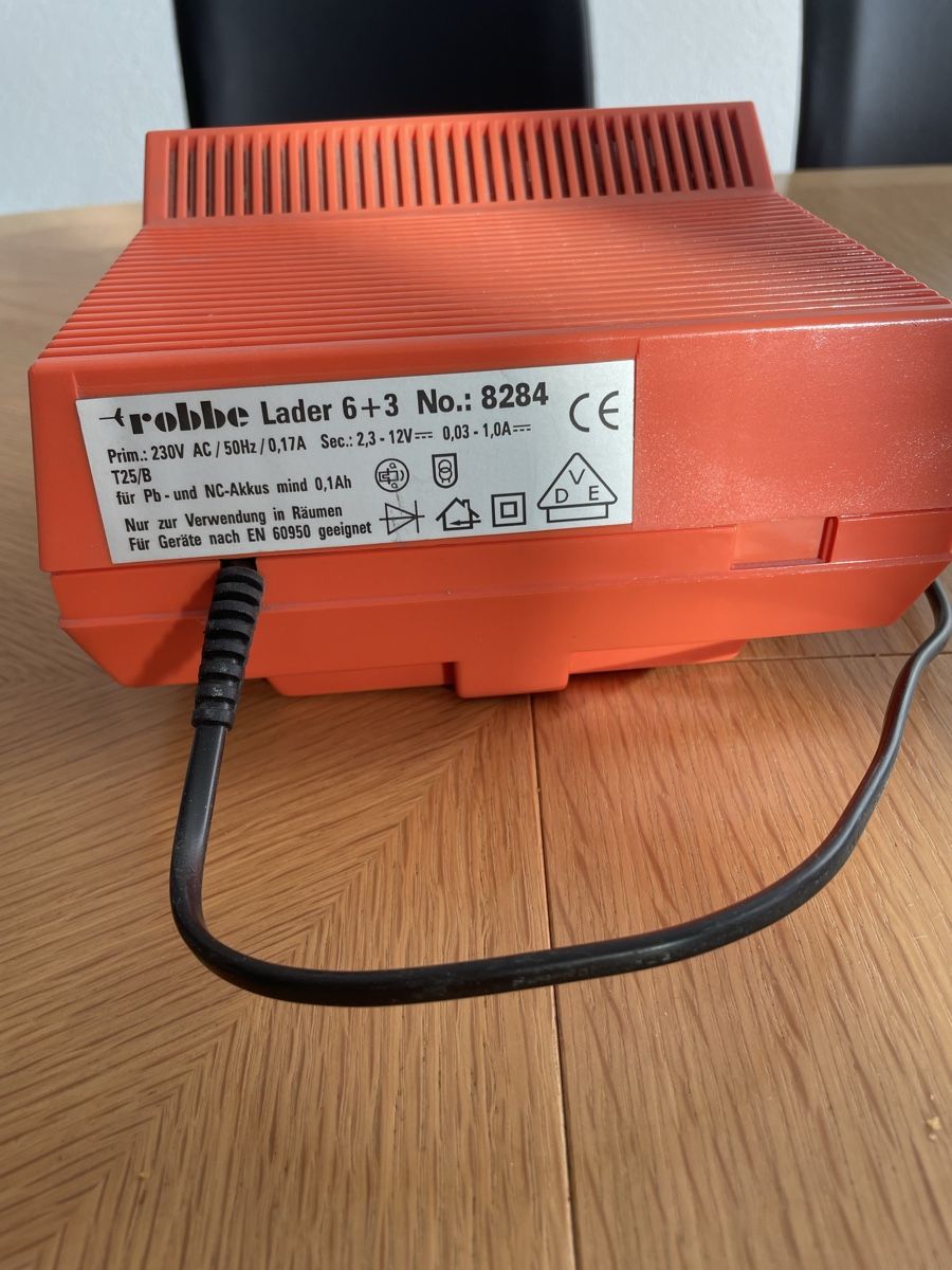 Robbe Batterie, Caricabatterie & Alimentatori: Robbe Ladegerät 6+3 (8284) – Usato da Lyss venduto da Innaja 1