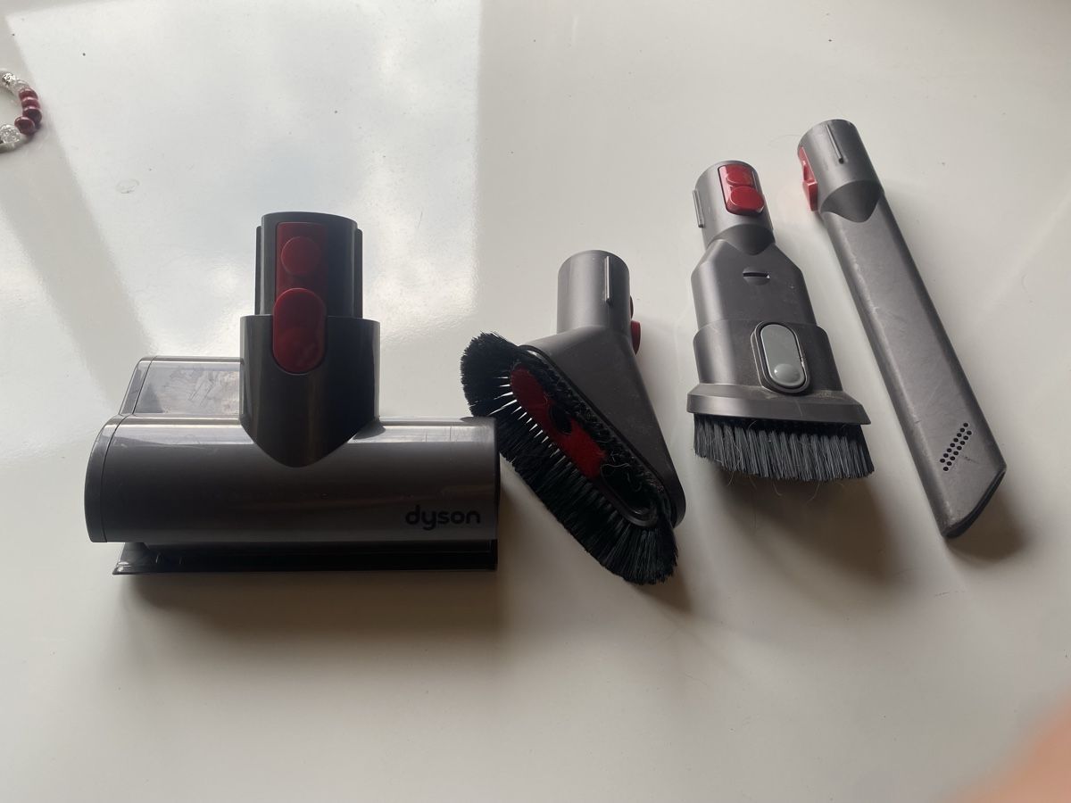 Dyson Staubsauger & Zubehör: Dyson V11animal Zubehör  – Gebraucht aus Bächli (Hemberg) von aika012