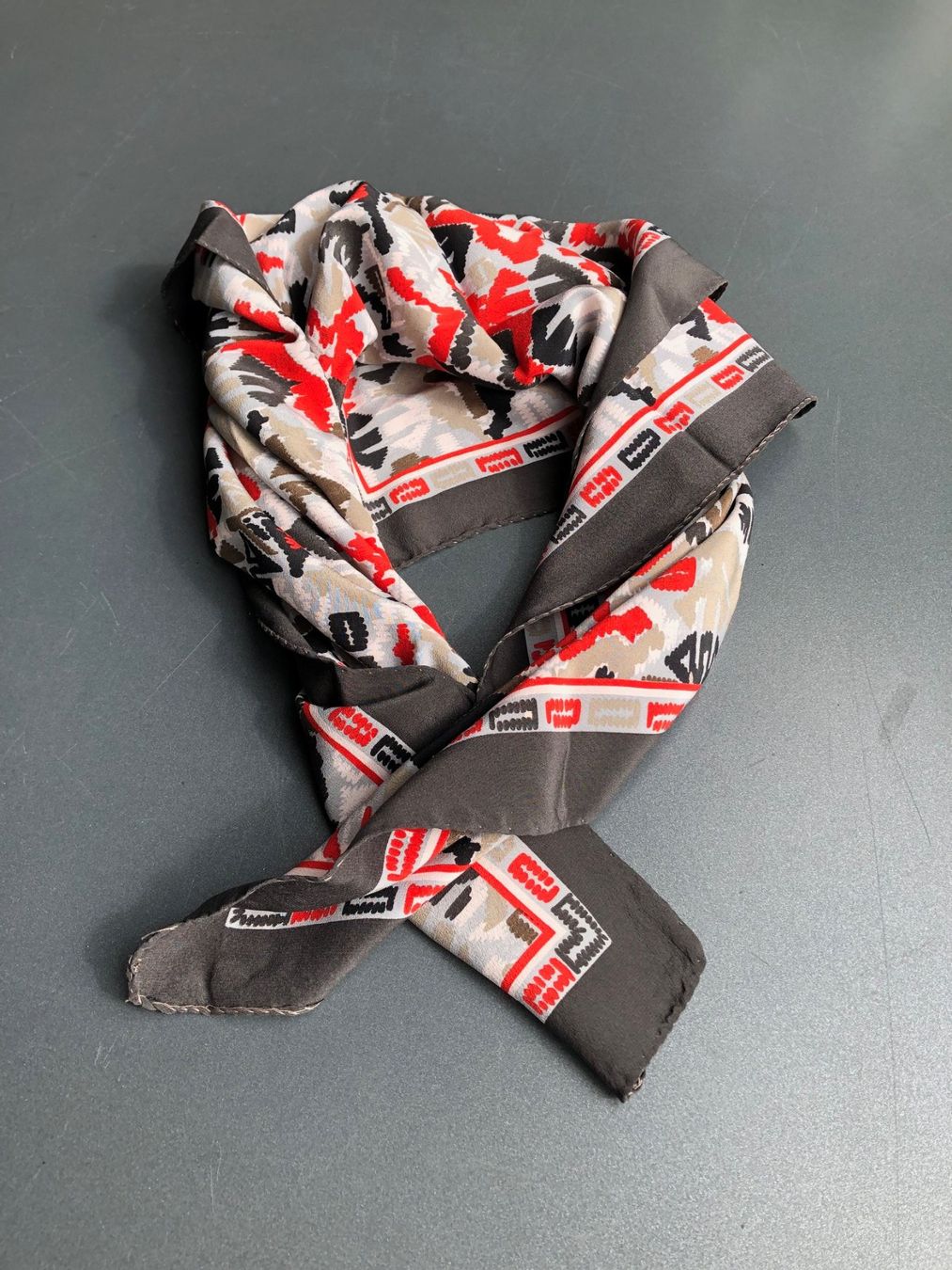 Foulard & Sciarpe: Seidenfoulard – Usato da Winterthur venduto da Barunggeli 4
