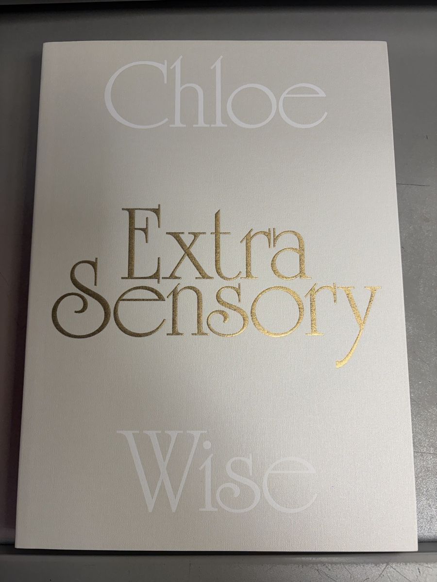 Zeitschriften & Magazine: Chloe Wise Extra Sensory Magazin  – Gebraucht aus Basel von Brunner.T