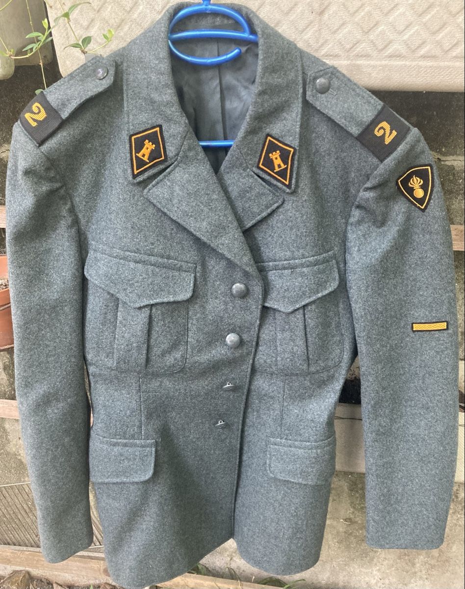 Schweizer Armee Uniformen: Uniforme Garde Fort – Gebraucht aus Bussigny von JPS06