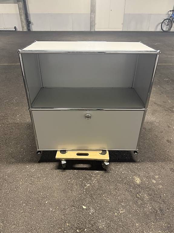 USM Scaffali: USM Haller 1x2 in lichtgrau mit Schublade – Usato da Mörigen venduto da racer100