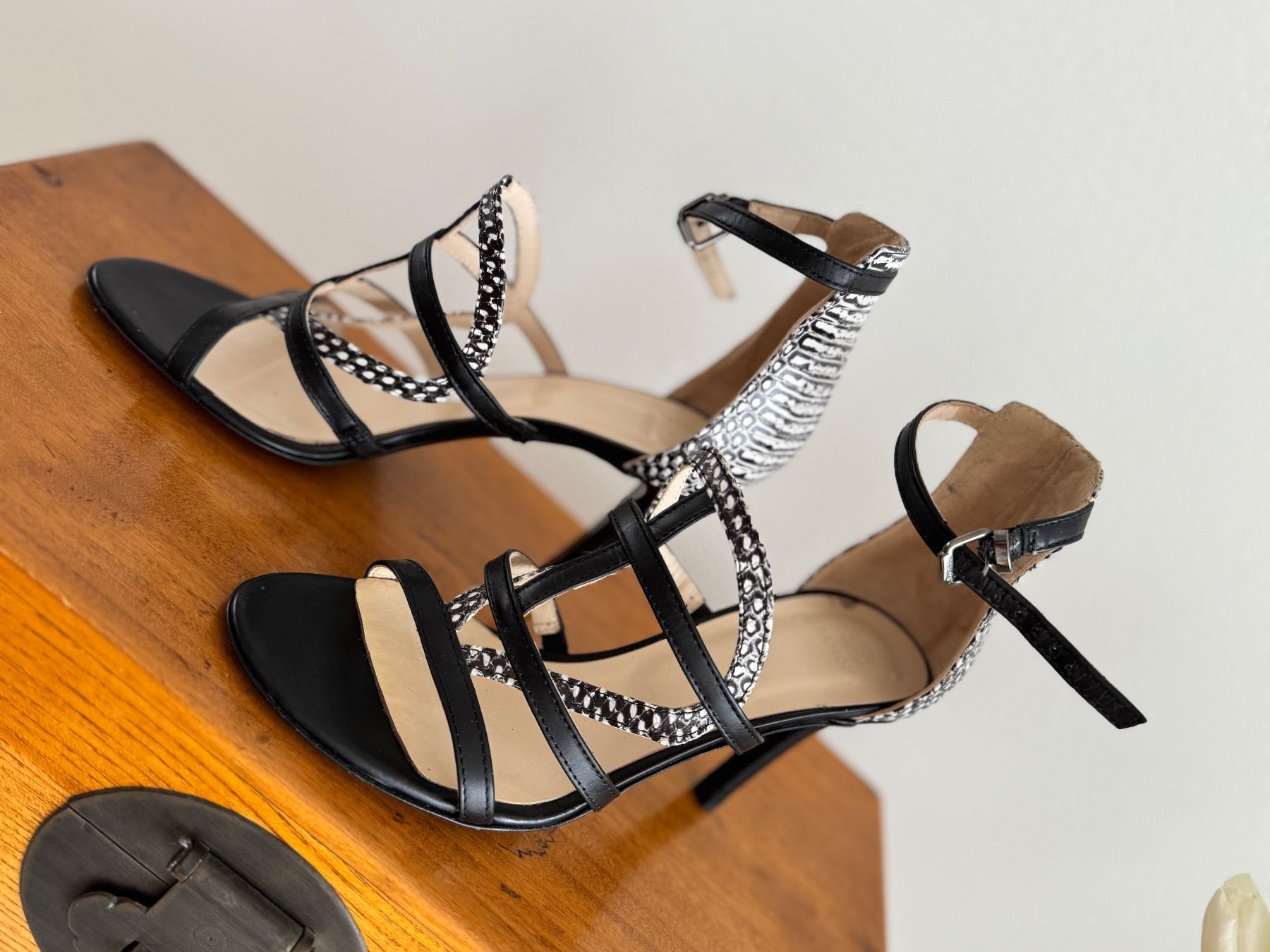 Navyboot Damenschuhe: Pumps Sandalette Navyboot 36 wie NEU – Gebraucht aus Glattpark(Opfikon) von genevoise