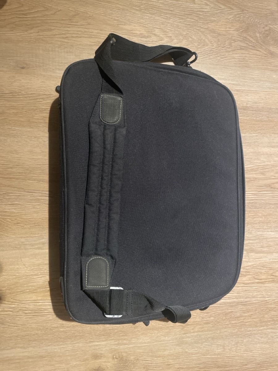 Samsonite Sacs: Schwarze Laptoptasche / Samsonite-Tasche - Top Zustand! – D'occasion à Schüpfen par jan_j2mw 1