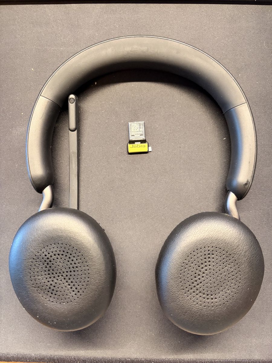 Jabra Casques audio: Headset Jabra Evolve2 65 + charging Station – D'occasion à Bern par Porknok