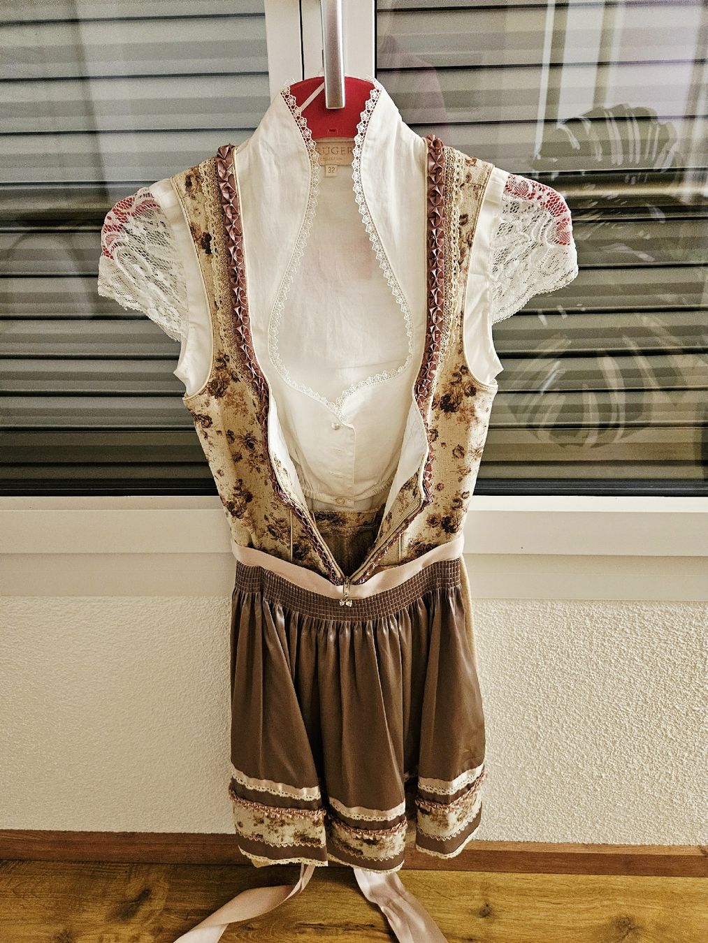 Krüger Vestiti: Dirndl von KRÜGER Gr. 30/32, Länge ca.92 – Nuovo (secondo la descrizione) da Rhäzüns venduto da inf_rcj7 3
