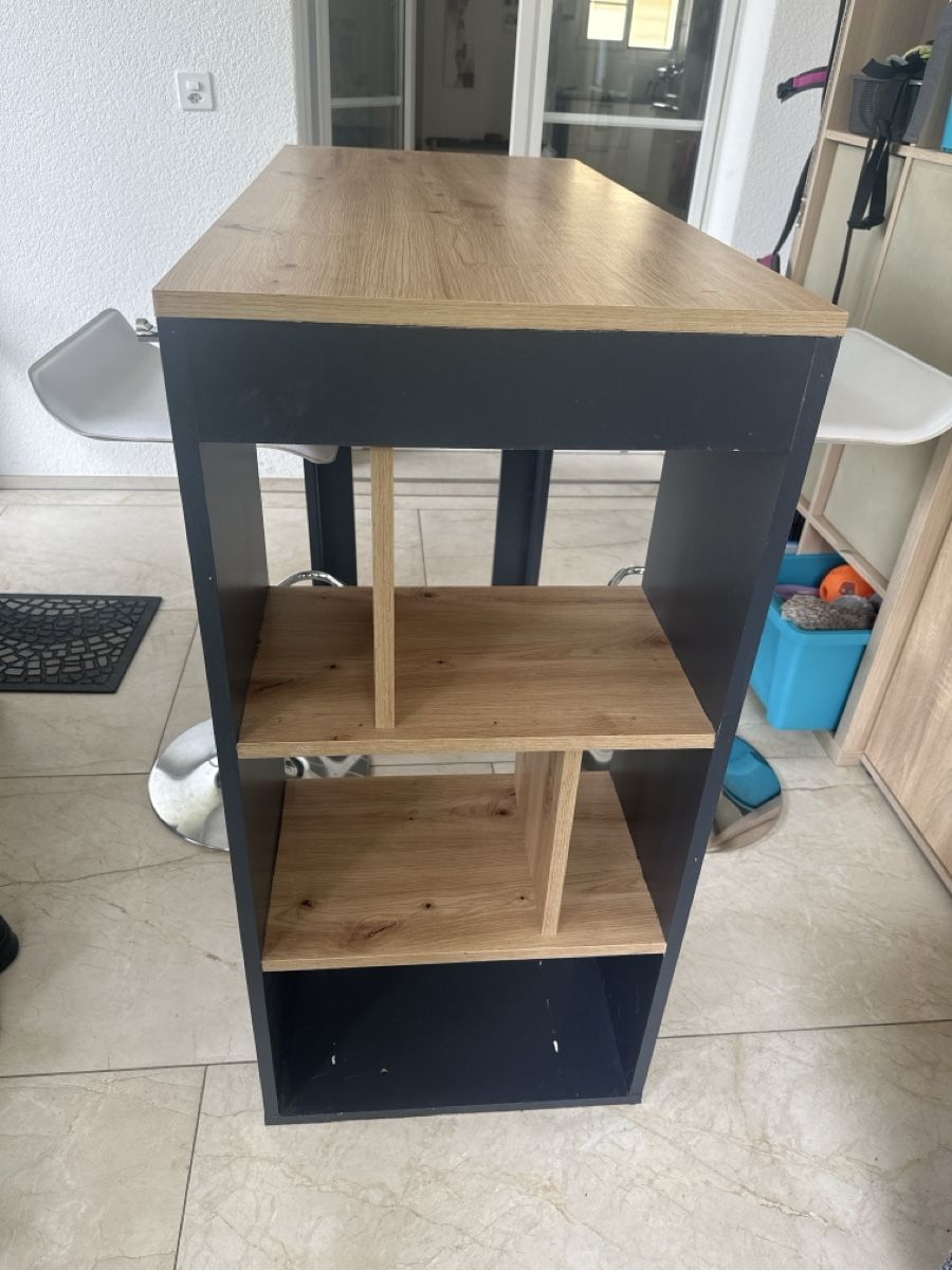 Allestimento di negozi e stand fieristici: Bartisch mit zwei Barhockern Eiche dunkelgrau – Difettoso da Biberist venduto da SSchindi 2