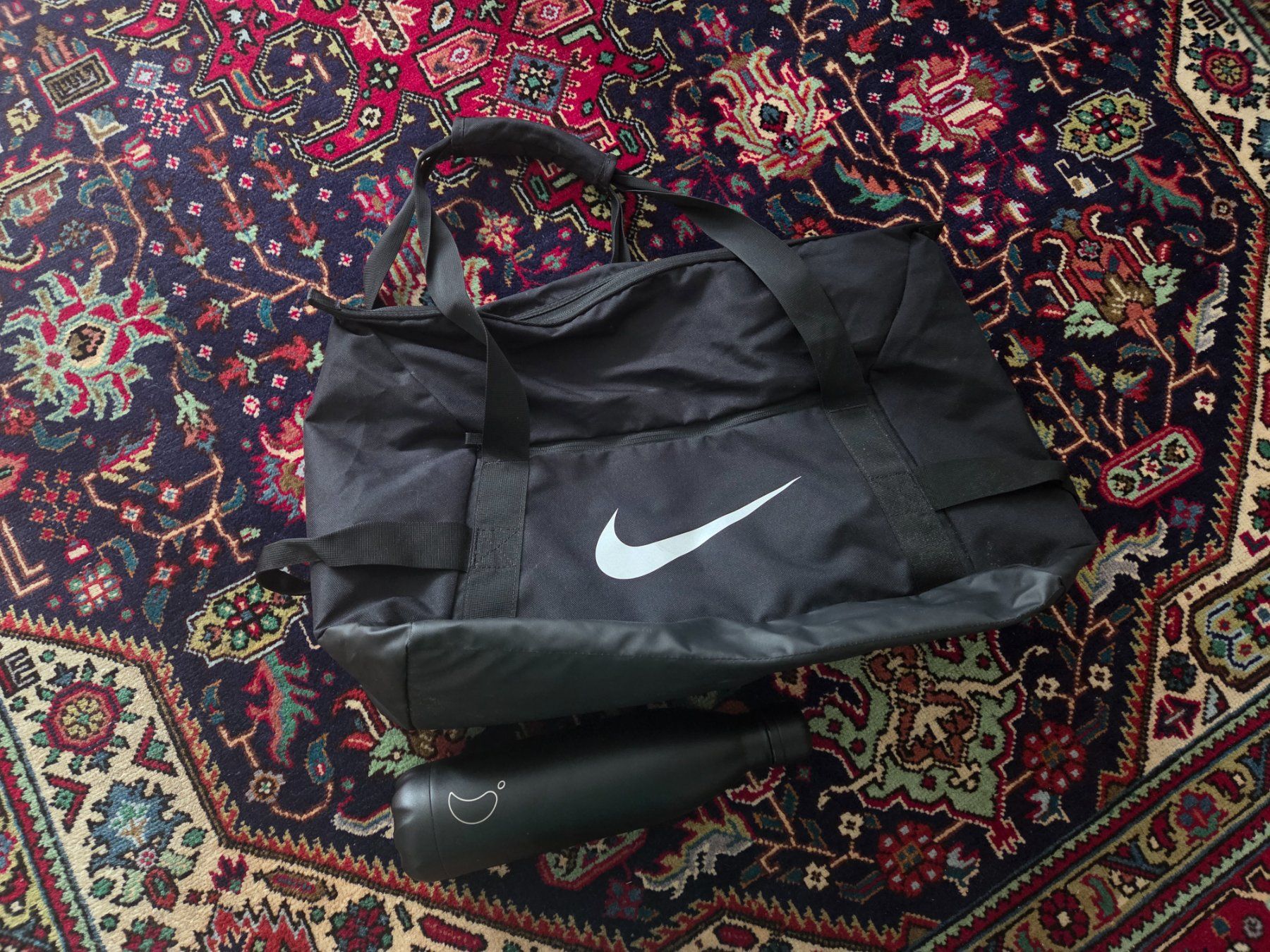 Nike Taschen: Nike Performance Sporttasche schwarz – Gebraucht aus Bonstetten von atiale 1