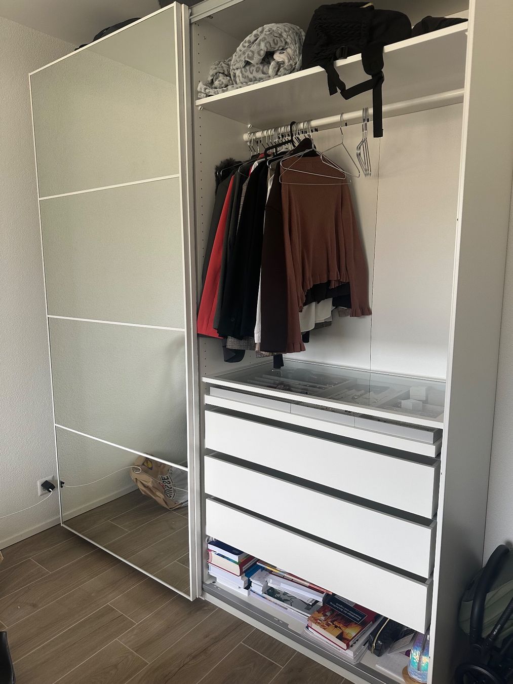 Ikea Armadi: IKEA Kleiderschrank (2m) – Usato da Dübendorf venduto da pet_7lpd 1