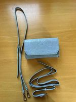 kleine blaue Tasche von Manor