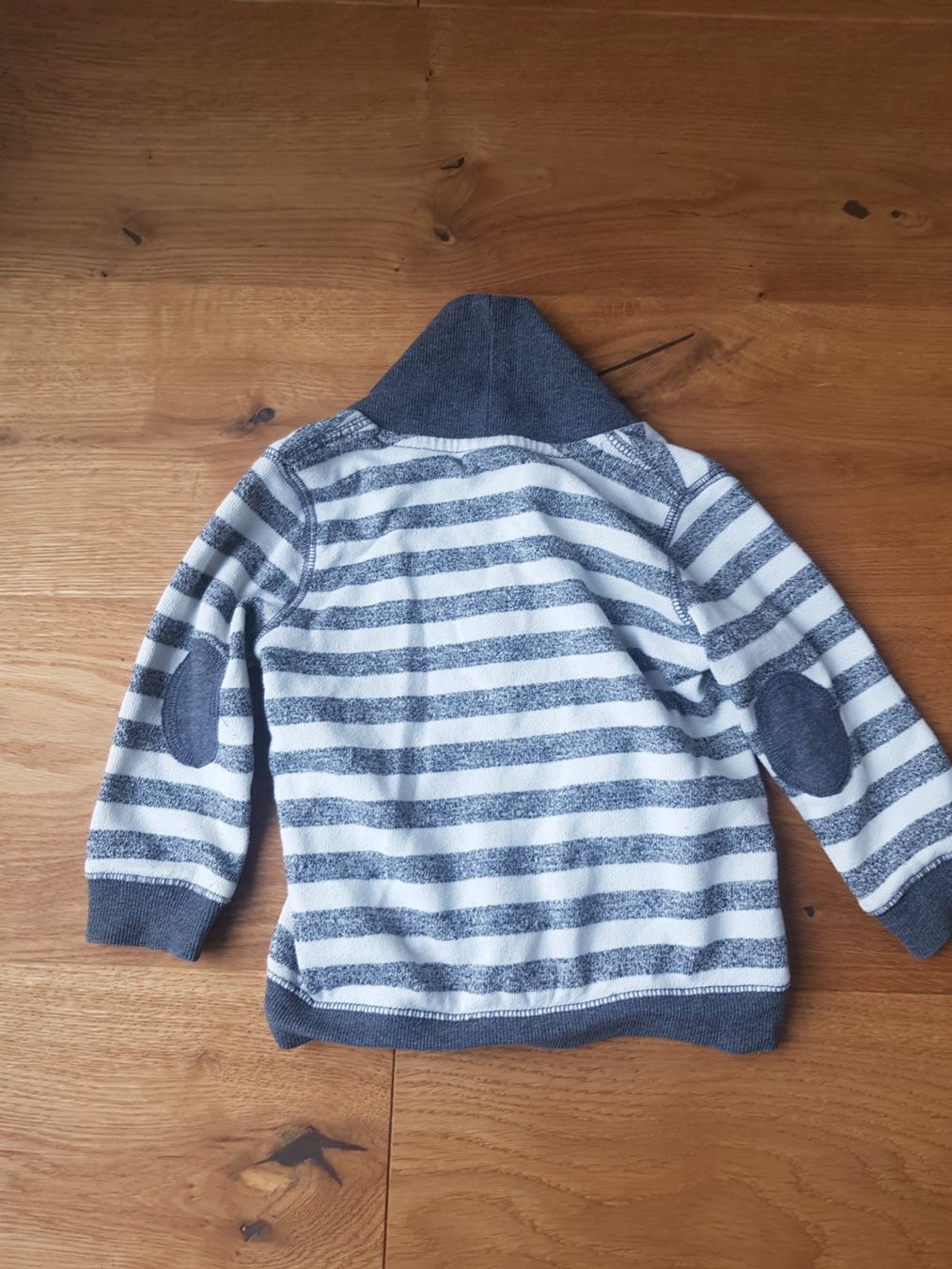 H&M Maglioni & Felpe: Babypullover grau/weiss Grösse 80 – Usato da Eschenbach SG venduto da SanFranciscoCalifornia 3