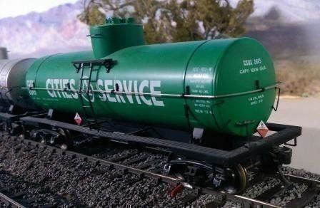 Modellini di ferrovie: CSOX 2665 tank car Red Caboose Kadee – Usato da Tafers venduto da Fbrh 2