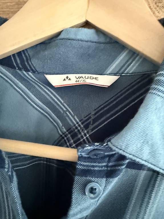 Camicette: Vaude Hemdbluse XL/44 blau- Kariert – Usato da Diessenhofen venduto da Vivich79 1