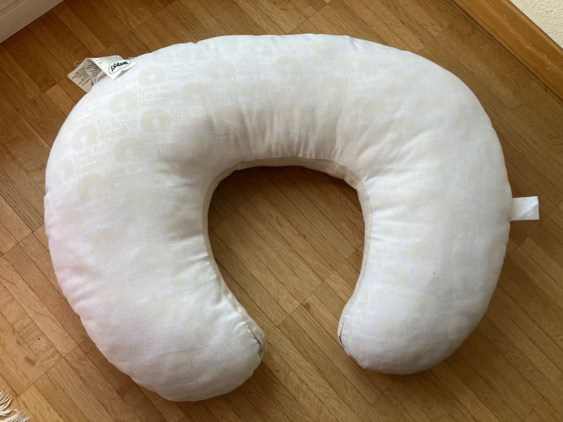 Boppy Kissen: Stillkissen. Bobby – Gebraucht aus Basel von SarahRebekka
