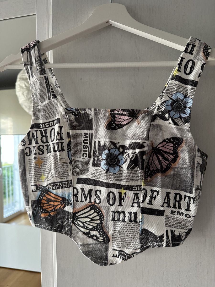 Top: Sommer Top Bustier Newspaper Print – Nuovo (secondo la descrizione) da Olten venduto da sar_zs6d