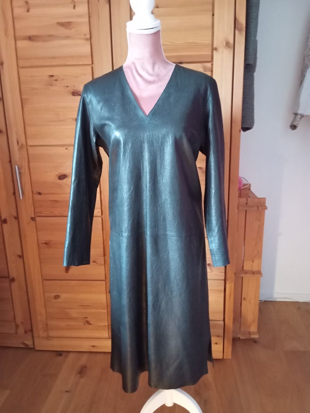 Gucci Vestiti: Gucci, Lederkleid, schwarz, Gr. 38, – Usato da Unterägeri venduto da rockundco 1