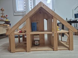 Puppenhaus Holz Massiv gut erhalten mit Zubehör