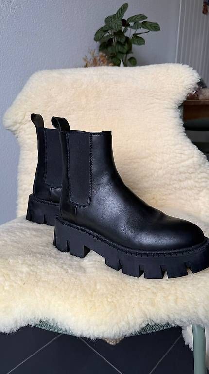 Scarpe da donna: Copenhagen studios Plateu  40 – Usato da Zürich venduto da mar_x8fk