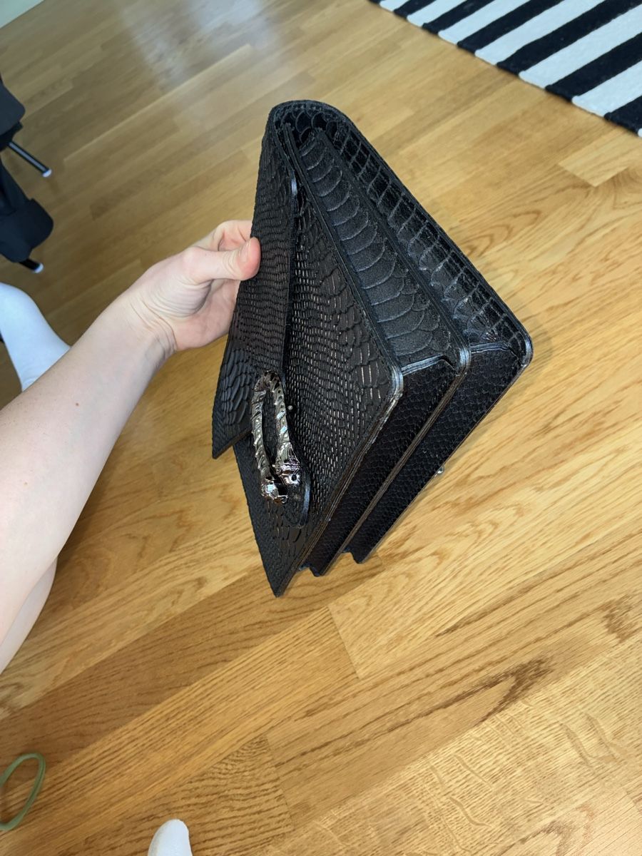 Borse: Schwarze Leder Handtasche, Schlangenoptik – Usato da Muttenz venduto da Vivian_345 5