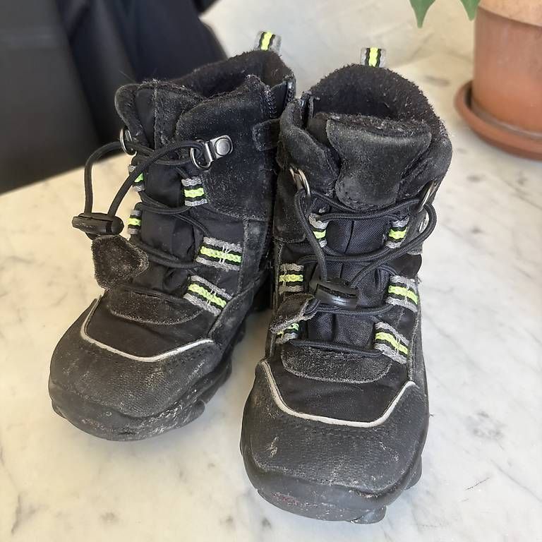 Scarpe per ragazzi: Winterschuhe von Elefanten, Grösse 22 – Usato da Zürich venduto da blog_bleistift