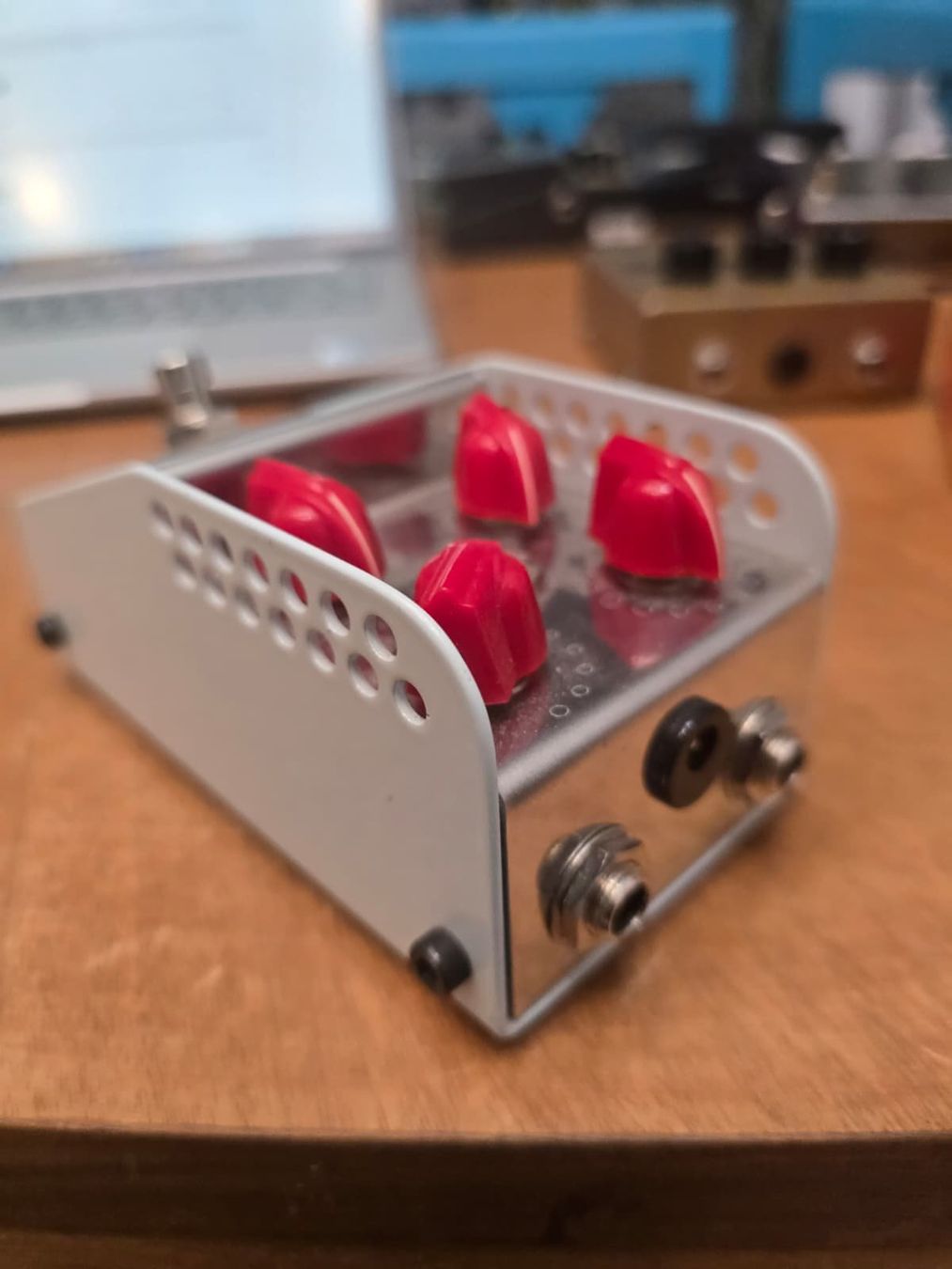 Strumenti musicali: ThorpyFX Warthog – Usato da Genève venduto da bil_y5g7 1