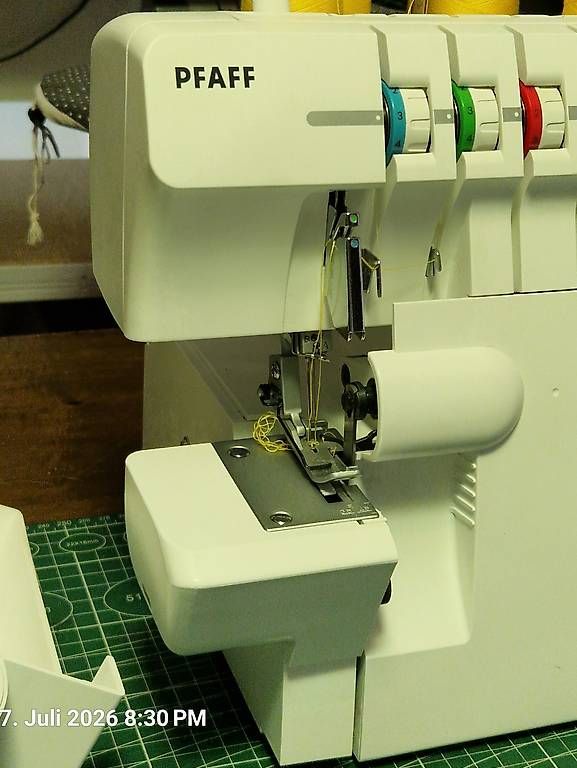 Pfaff Machines à coudre: Overlock Nähmaschine Pfaff Hobbylock 2.0 – D'occasion à Frenkendorf par Mineralwasser 1