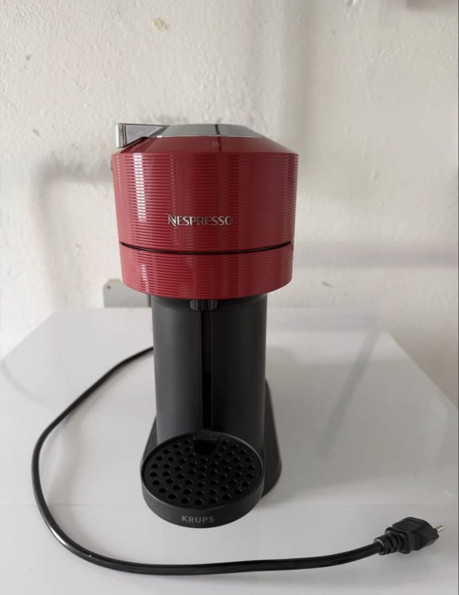 Nespresso Kaffeemaschinen & Espressomaschinen: Machine à café Nespresso Vertuo Krups rouge – Neu (gemäss Beschreibung) aus Lausanne von Stephaniesdressing 2