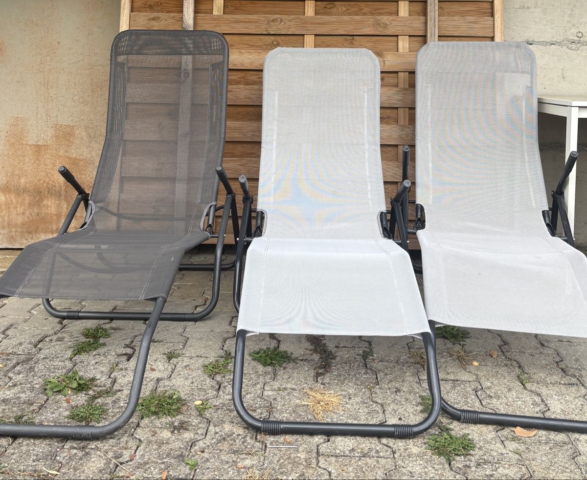 Chaises longues: Trois longues chaises  – D'occasion à Delémont par Vendeur_3 1