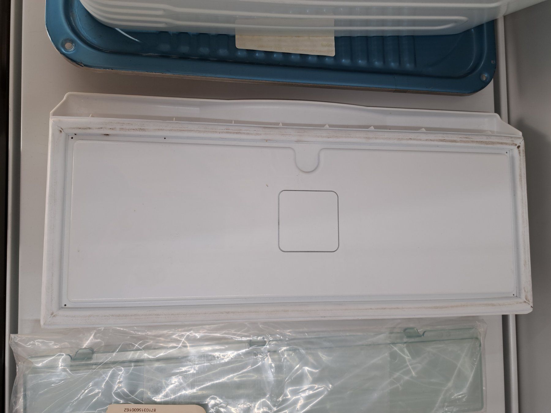 Accessori per altri veicoli: Frostfachklappe Thetford Kühlschrank – Nuovo e nell'imballaggio originale da Emmen venduto da CZ6032 1