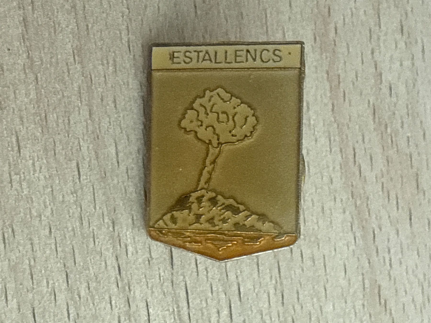 Plaketten & Abzeichen: Pin  Estallencs – Gebraucht aus Glattbrugg von Schweigmatt