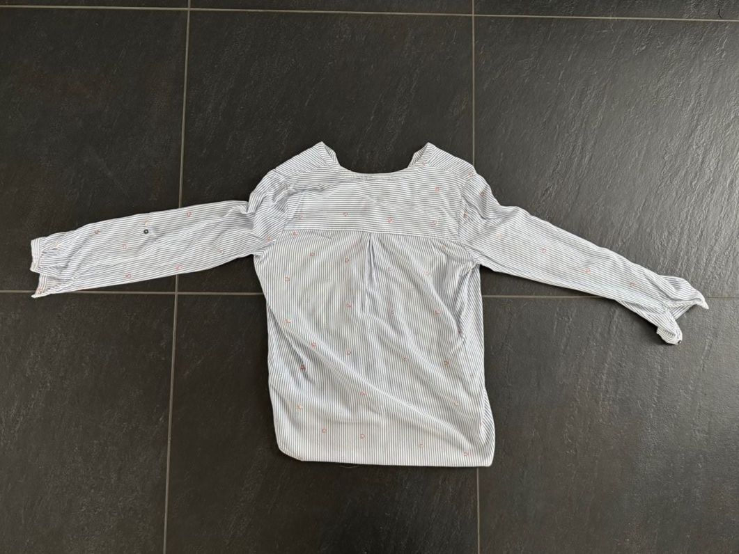Esprit Blusen: ESPRIT Gestreifte Bluse mit Herzmuster, Grösse 36 – Gebraucht aus Orpund von Tomba34 1