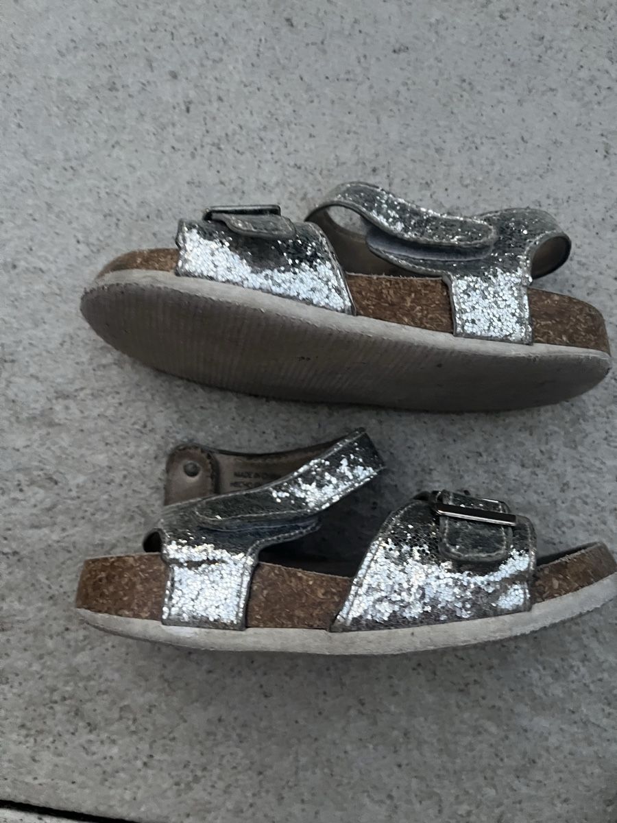 Schuhe für Jungen: Sandaletten Glitzer Silber Kinder – Gebraucht aus Zürich von Rusdi 1