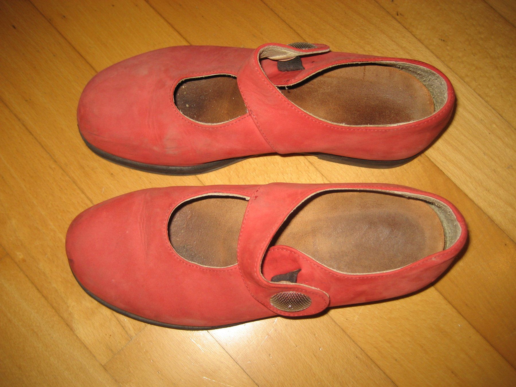 Scarpe da donna: Pumps, Wildleder, col. rot – Usato da Unterengstringen venduto da Olifant4