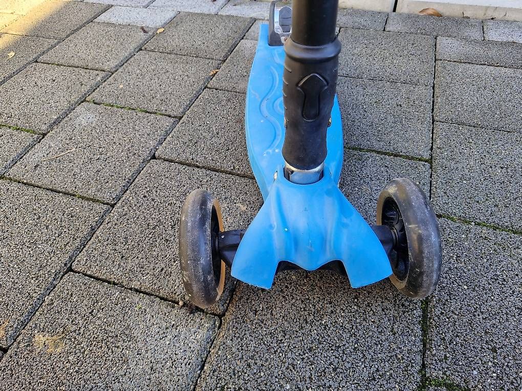 Kickboard: Scooter mit LED bis 80kg – Usato da Liestal venduto da saalstef 1