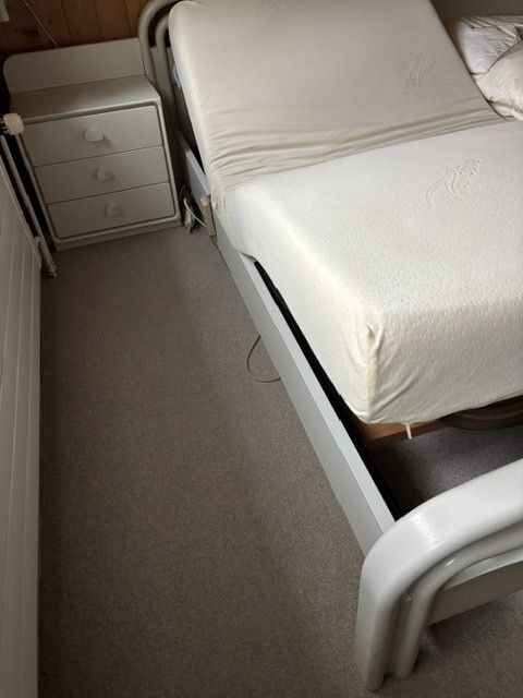 Letti: Doppelbett (elektrisch) GRATIS – Usato da Teufen AR venduto da SimonSanwald 2