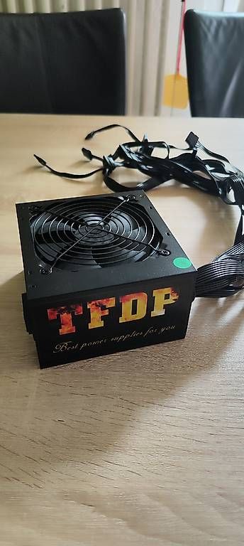 Componenti elettronici: TFDP TF800 800W ATX Netzteil – Usato da Rickenbach Sulz venduto da nna81