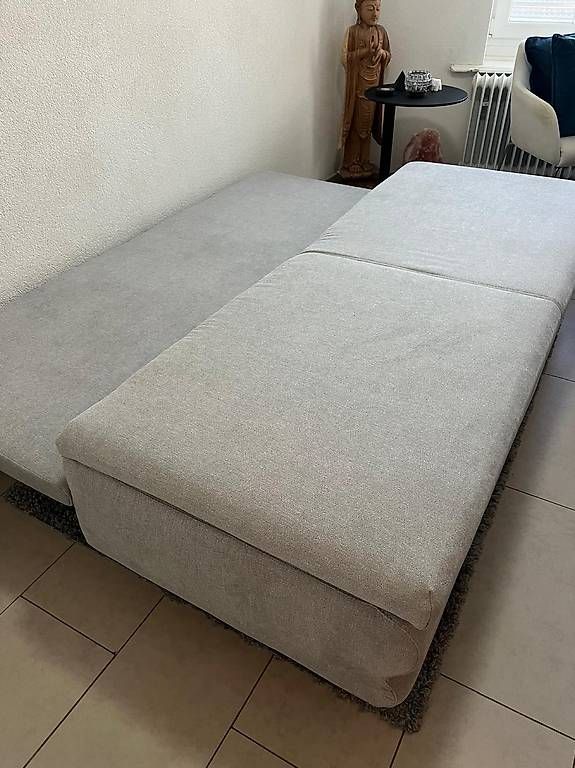 Divani: Wunderschönes graues Schlafsofa wie neu – Usato da Rorschach venduto da chf_j8yw 3