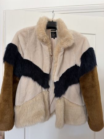 Flauschige Zara Jacke Grösse S