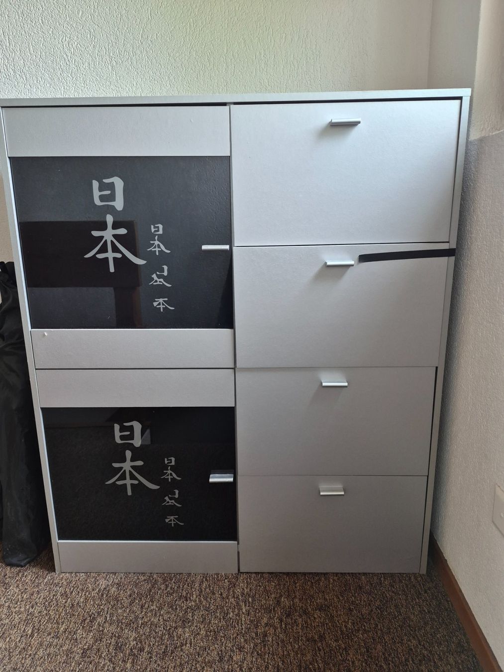 Cassettiere: Japanisches Möbelstück – Difettoso da Düdingen venduto da lar_sj2b