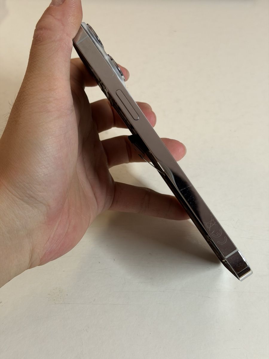 Apple Handys / Smartphones: Komplett iPhone 14 Pro Max Gehäuse Pulled  – Gebraucht aus Chur von beverlyone 1