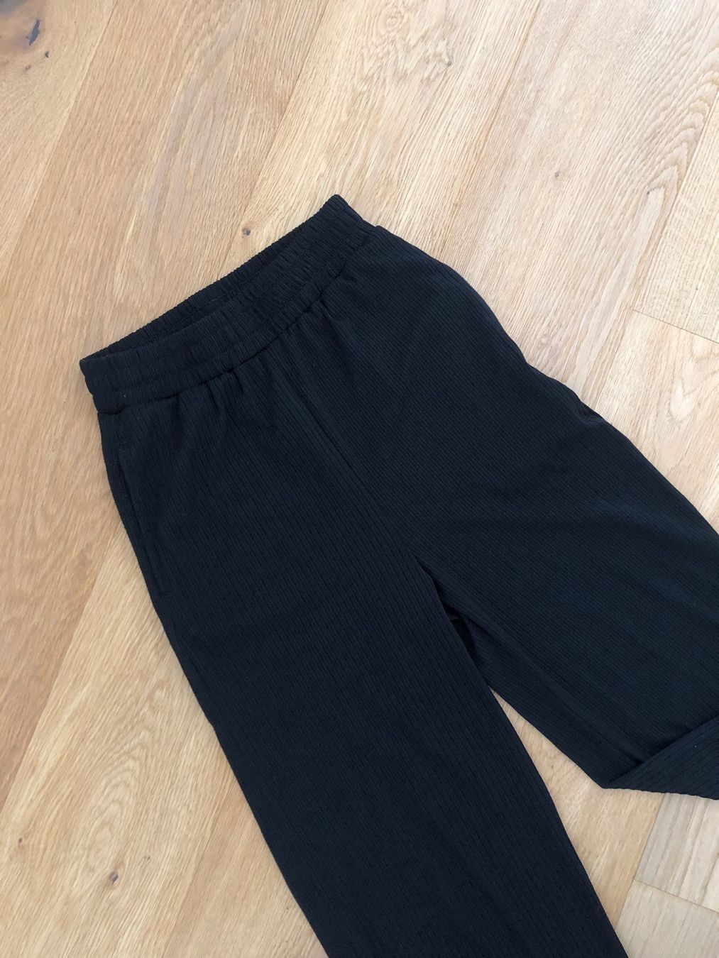 Urban Outfitters Hosen: Stoffhose Wide leg ribbed – Gebraucht aus Solothurn von alinamaeva 2