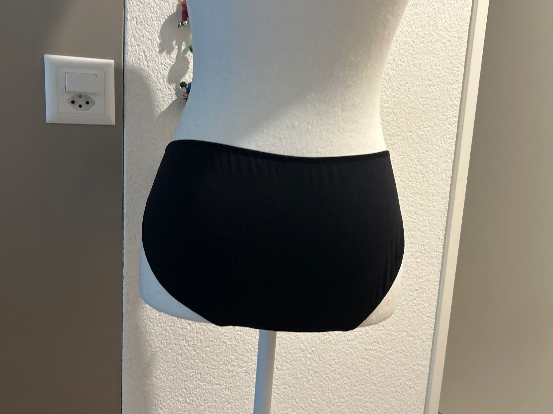Altra biancheria intima: 2x Damen Slip Schwarz mit Spitzen – Usato da Brunnen venduto da Nala2929 5