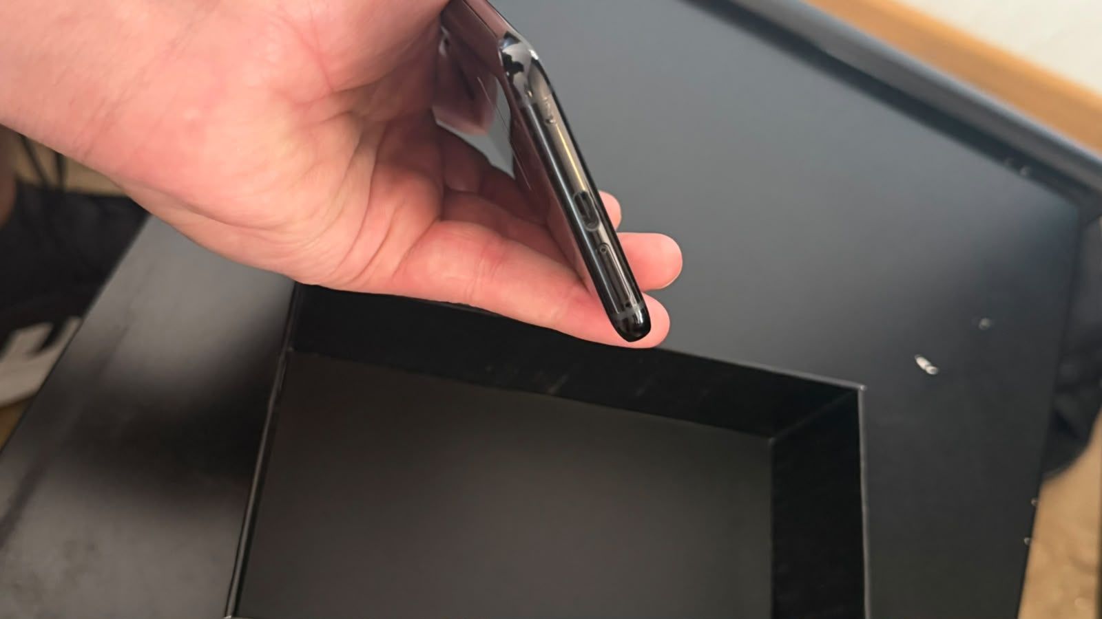 Huawei Telefoni cellulari / Smartphones: Huawei Mate 20 Pro 128GB Excellent Condition  – Usato da Luzern venduto da Waince786 2