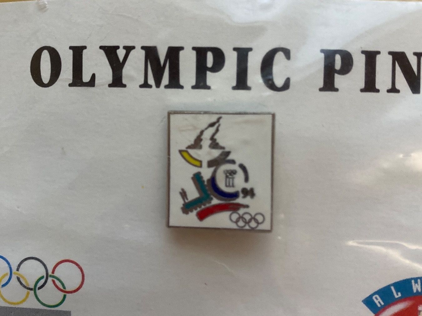 Placchette & Badge: PIN'S - OLYMPIC - COCA COLA - 1994 – Nuovo e nell'imballaggio originale da Le Brassus venduto da cinema13 1