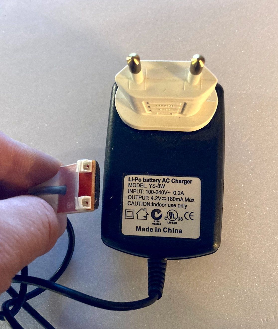 E-Flite Akkus, Ladegeräte & Netzgeräte: Chargeur pour lipo 1S double – Gebraucht aus Lausanne von Techobby