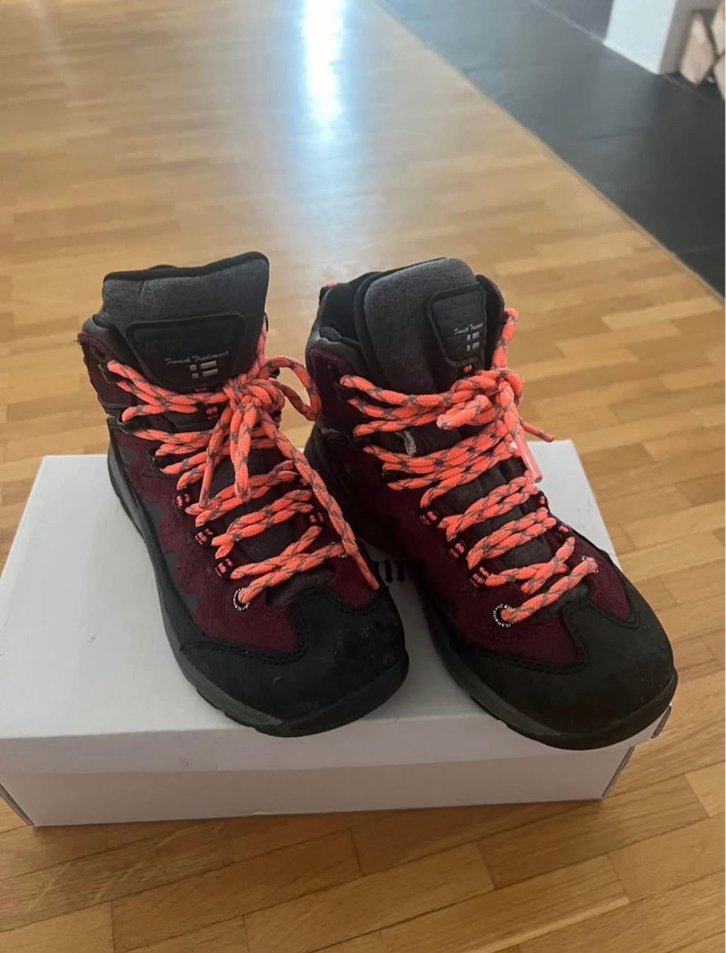Icepeak Scarpe per ragazzi: Kinder Wanderschuhe Gr .32 icepeak – Usato da Horgen venduto da MVictoria