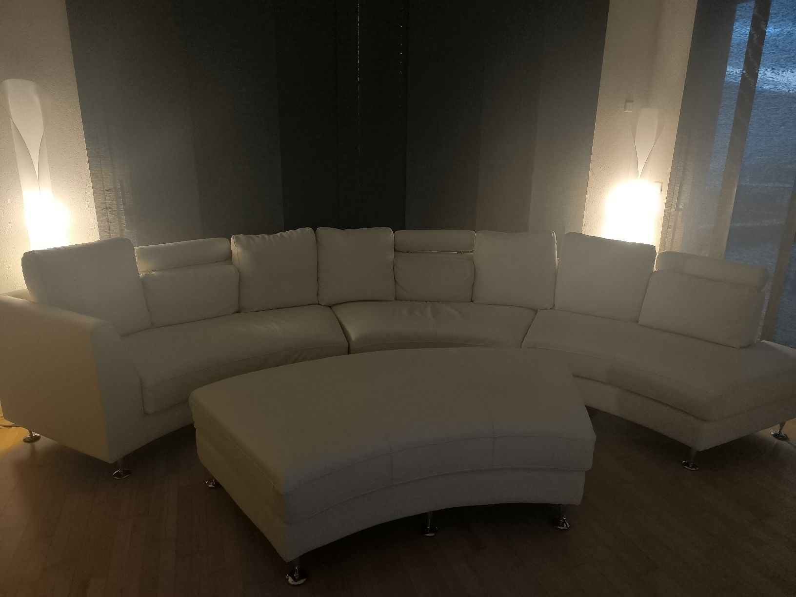 Beliani Divani: 7-Sitzer Sofa beige halbrund mit Ottomane ROTUNDE – Usato da Frick venduto da Paperboy_1