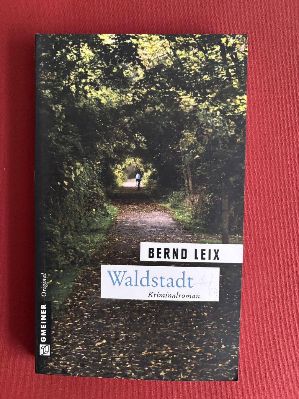 Libri: Leix Bernd - Waldstadt / Krimi – Usato da Schaffhausen venduto da buecherlaus-krimi
