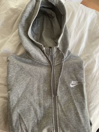 Nike Kapuzenjacke grau Grösse M guter Zustand